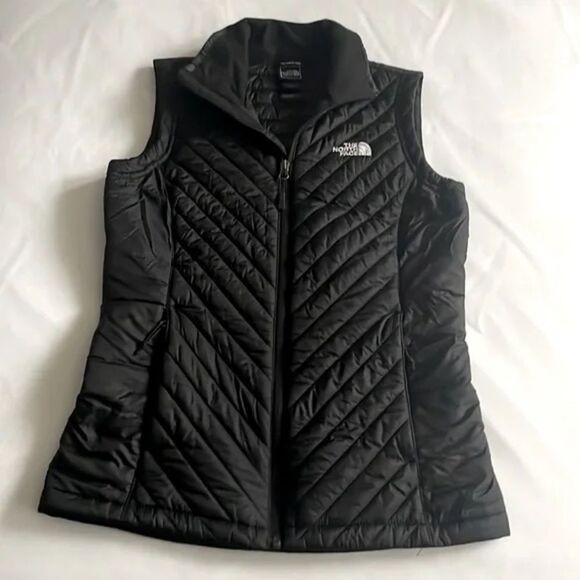 ⛰️ The North Face - Women’s Black Puffer Vest - Picture 1 of 4